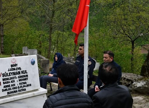 ŞEHİT SÜLEYMAN KUL MEZARI BAŞINDA ANILDI