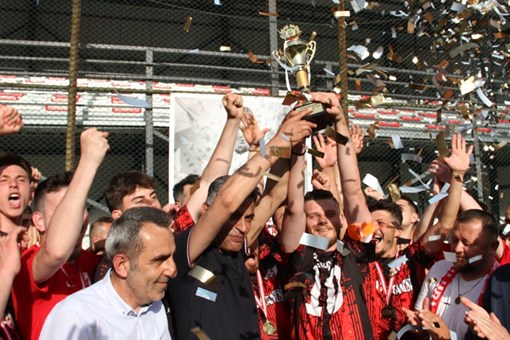 ŞAMPİYON YAĞLIDERESPOR