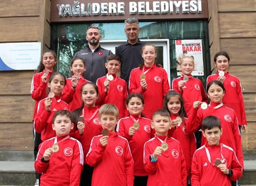 ORDUDA DÜZENLENEN KARATE MÜSABAKASINDA 7 ALTIN 3 GÜMÜŞ 2 BRONZ MADALYANIN SAHİBİ OLDULAR
