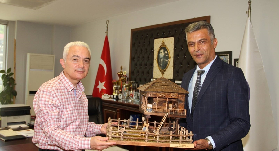 YAĞLIDERELİ VALİ UĞUR TURAN MEMLEKETİNDE ZİYARETLER DÜZENLEDİ