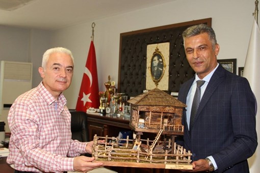 YAĞLIDERELİ VALİ UĞUR TURAN MEMLEKETİNDE ZİYARETLER DÜZENLEDİ
