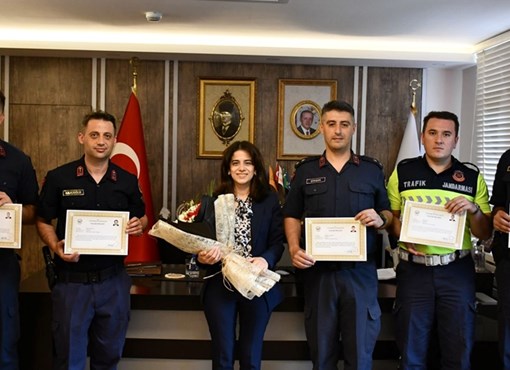 KAYMAKAM ÜNLÜDEN JANDARMAYA BAŞARI BELGESİ
