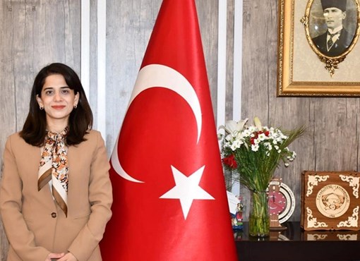 KAYMAKAM ÜNLÜ :