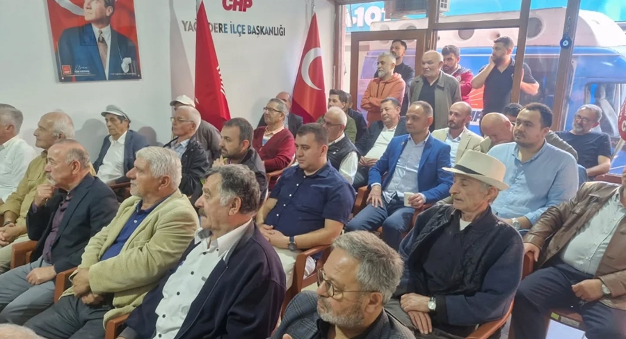 CHP İL BAŞKANI VE YÖNETİM KURULU İLÇEDE PARTİLİLERLE İSTİŞARE TOPLANTISI DÜZENLEDİ