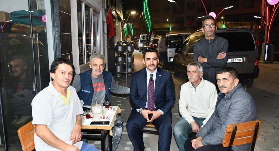 KAYMAKAM BÜYÜKSERİN İLÇE ESNAFI VE VATANDAŞLARLA BİR ARAYA GELDİ