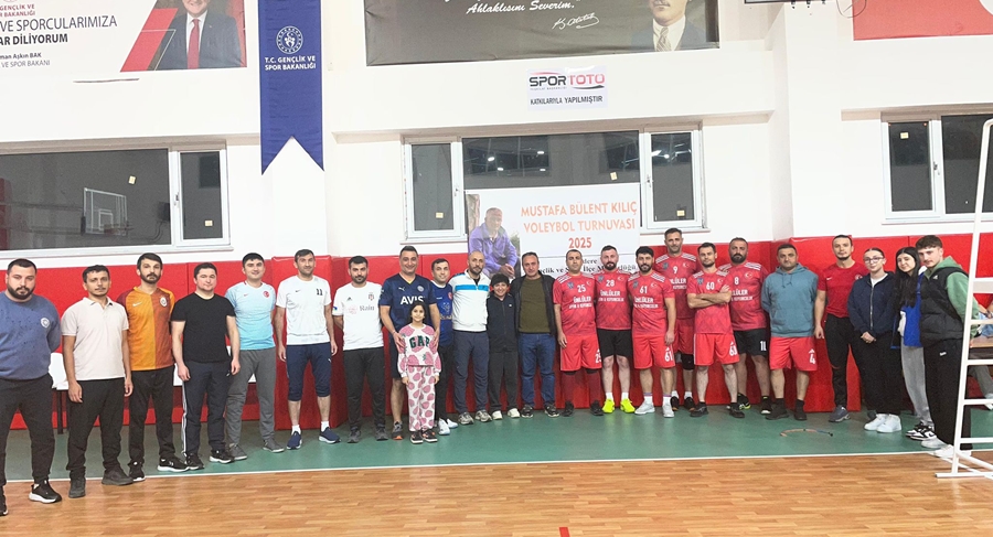 VOLEYBOL HALK TURNUVASINDA YARI FİNAL HEYECANI YAŞANACAK