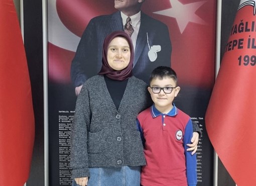 ÜÇTEPE İLKOKULU ÖĞRENCİSİ ÖMER ASAF ÖZDEMİR 236 ÖĞRENCİ İÇİNDE İL BİRİNCİSİ OLDU