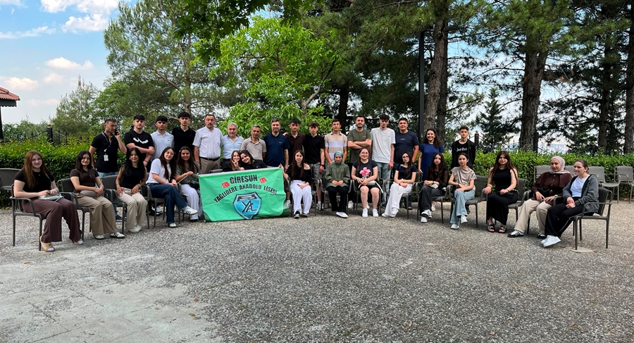YAĞLIDERELİ ÖĞRENCİLER BURSA YAĞLIDERELİLER DERNEĞİNİN MİSAFİRİ OLDULAR