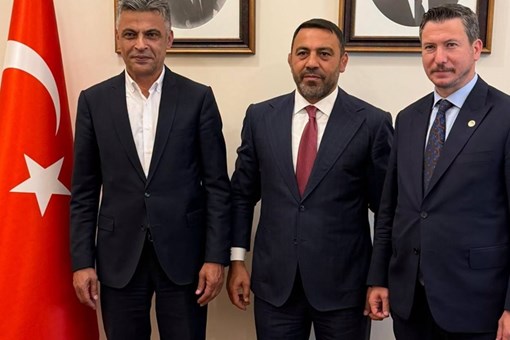 İLÇEYE KAZANDIRILAN SPOR YATIRIMLARI İÇİN BAKAN YARDIMCISI YERLİKAYAYA TEŞEKKÜR ETTİ