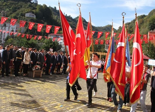 YAĞLIDEREDE 29 EKİM CUMHURİYET BAYRAMI  TÖRENLE  KUTLANDI
